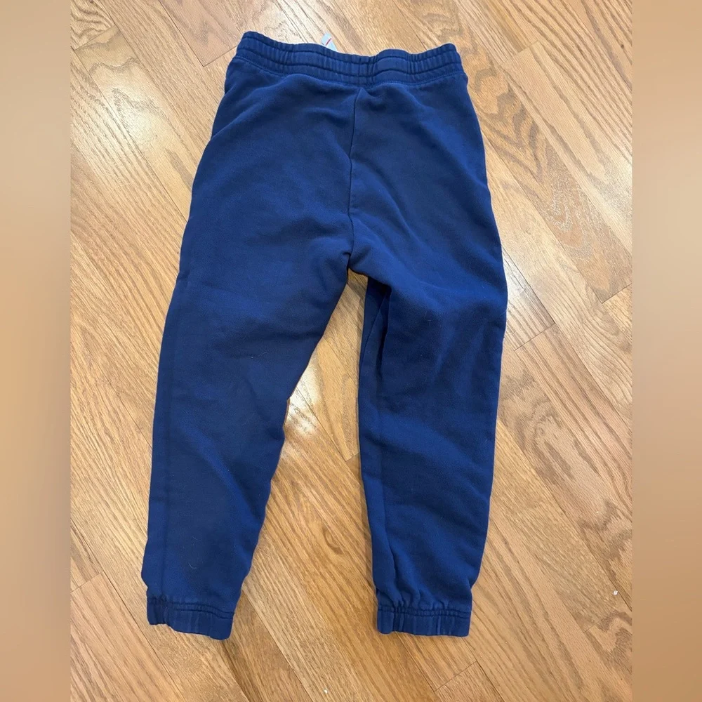 Primary kids heart sweatpants - Picture 3 of 4